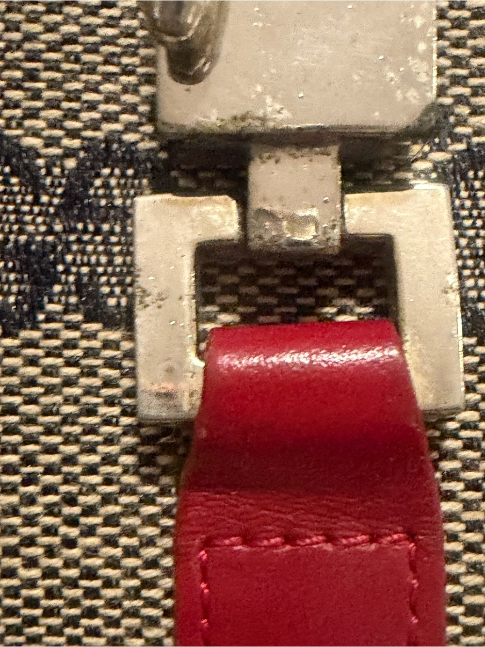 Gucci Beige GG Canvas Wallet with Red Interior - Picture 7 of 10